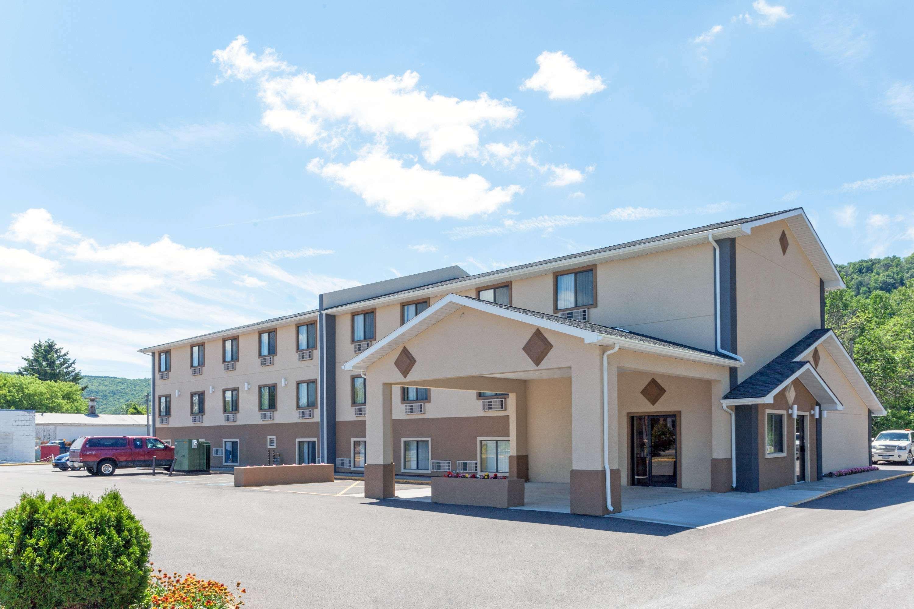 Motel Super 8 By Wyndham Bath Hammondsport Area Exterior foto