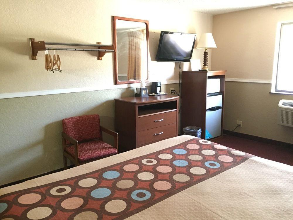 Motel Super 8 By Wyndham Bath Hammondsport Area Exterior foto